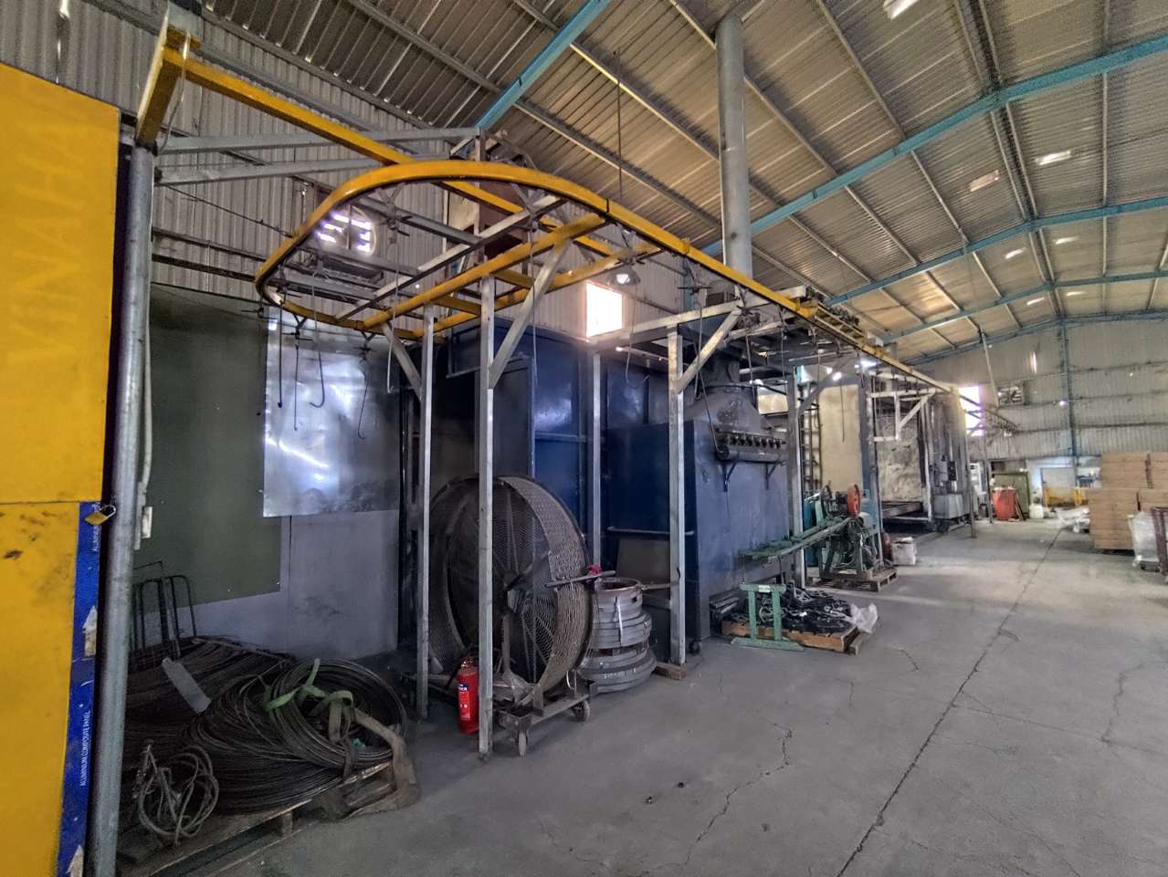 Steel straightening and cutting machine.jpg